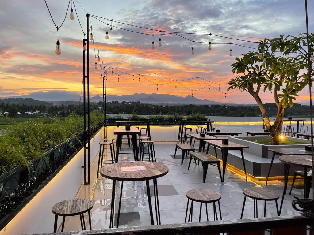 Kaloka Airport Hotel Sumbawa Besar Εξωτερικό φωτογραφία
