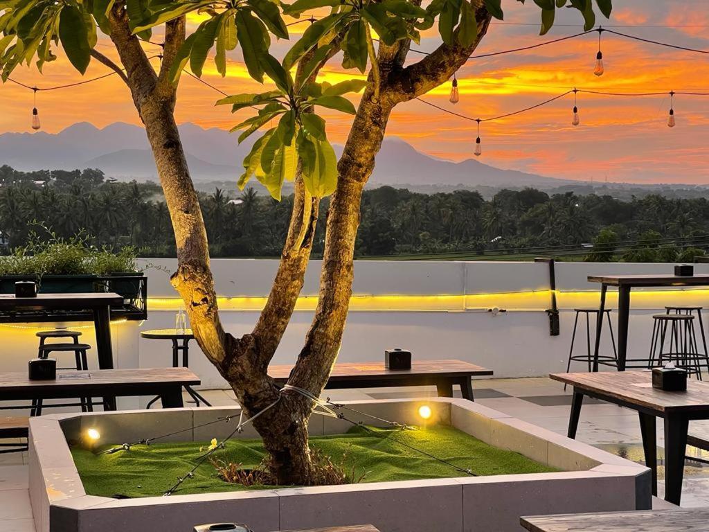 Kaloka Airport Hotel Sumbawa Besar Εξωτερικό φωτογραφία