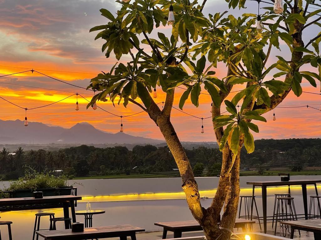 Kaloka Airport Hotel Sumbawa Besar Εξωτερικό φωτογραφία