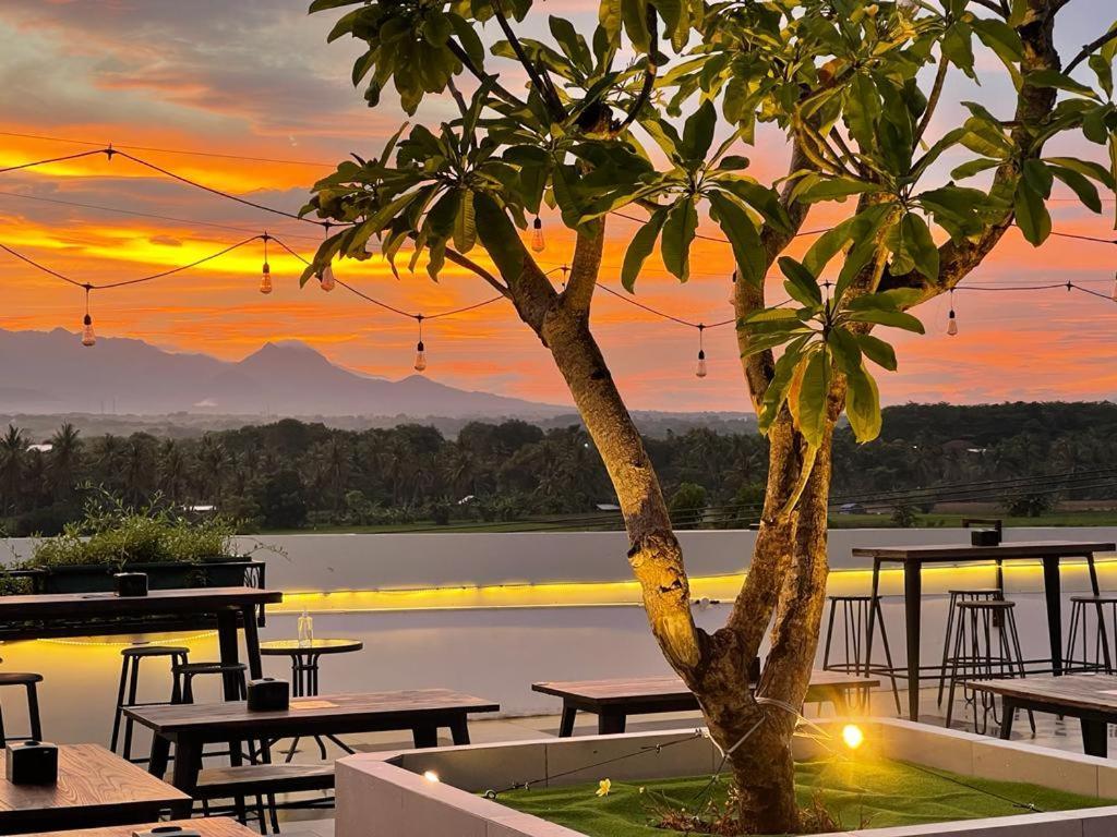 Kaloka Airport Hotel Sumbawa Besar Εξωτερικό φωτογραφία